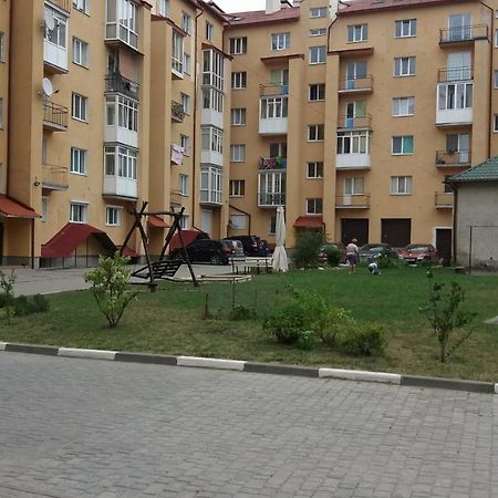 3-К Квартира Appartement Ivano-Frankivsk Buitenkant foto